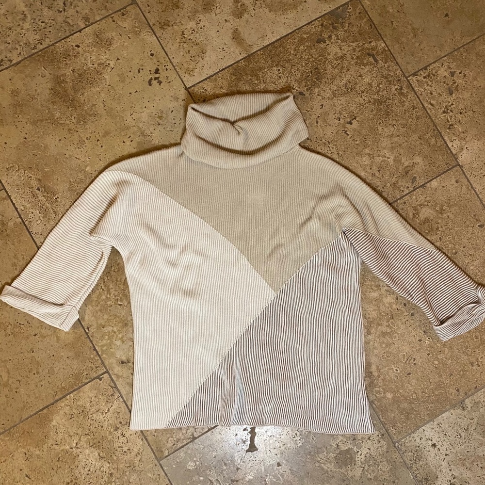 Color Block Sweater - Picture 6 of 12